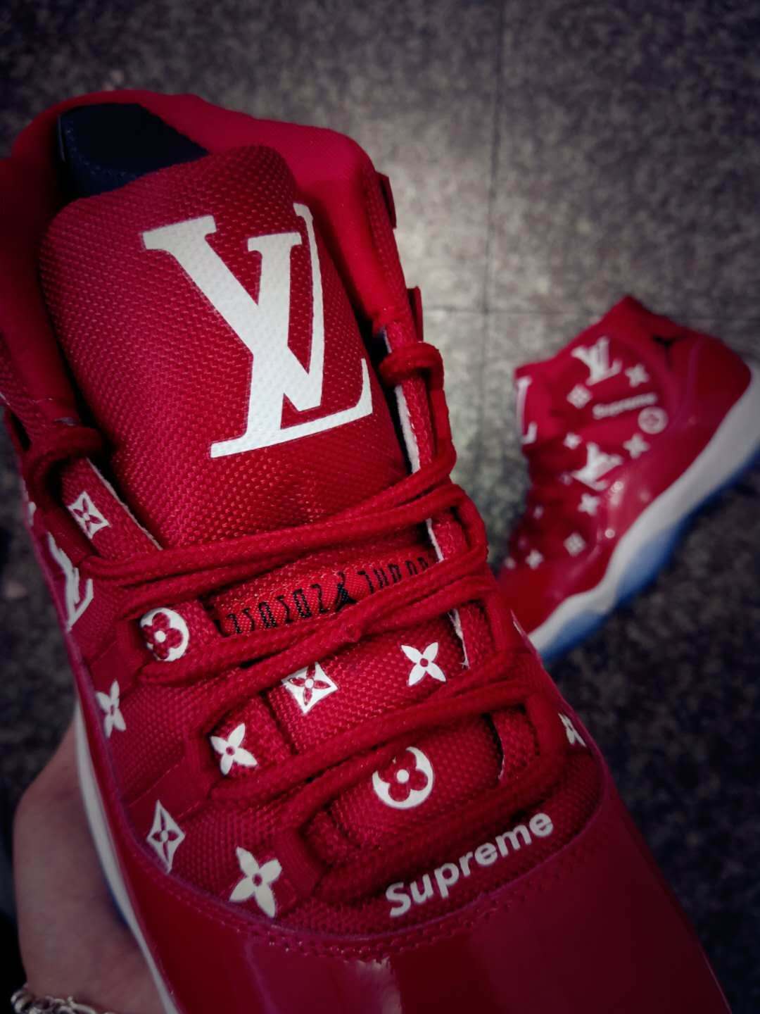 air jordan 11 lv supreme
