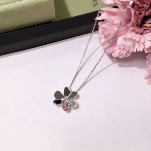 $39.00,2019 New Cheap AAA Quality Van Cleef&Arpels Necklace For Women # 199073
