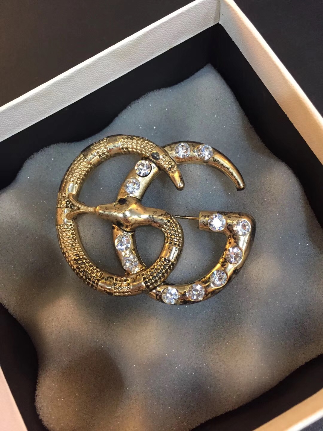 chanel coin