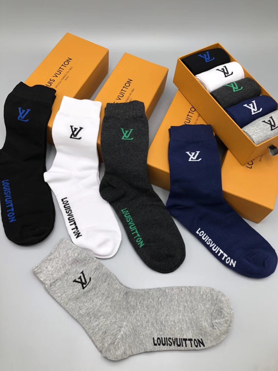 Cheap 2020 Cheap Unisex Louis Vuitton Socks 5 Pairs Per Box # 215963,$26 [FB215963] - Designer ...
