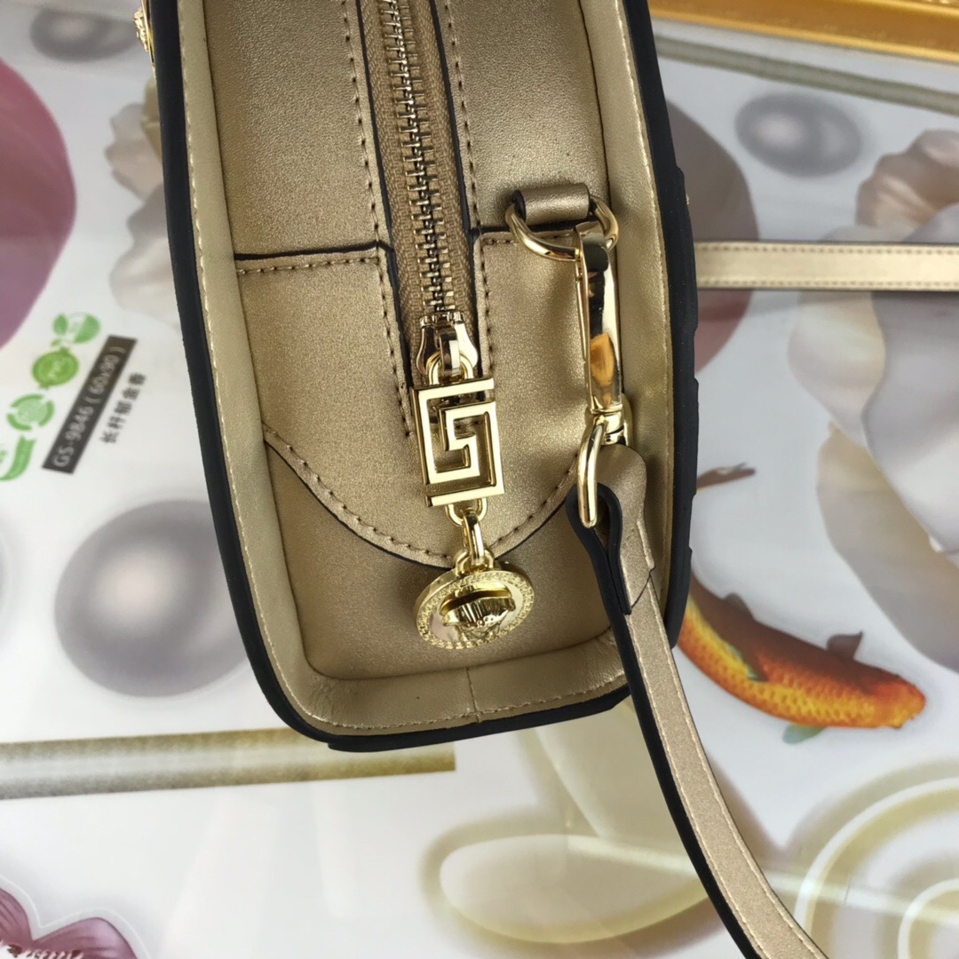 Cheap 2020 Cheap Versace Handbags For Women 221685,130 [FB221685