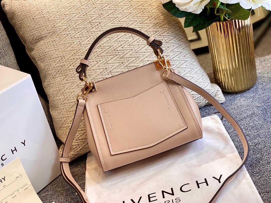 Cheap 2020 Cheap Givenchy Handbags For Women 222582,220 [FB222582