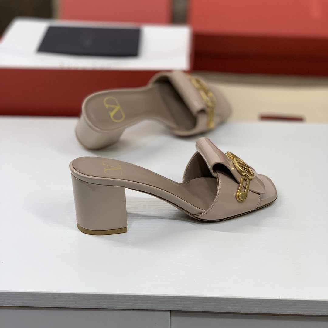 Cheap 2020 Cheap Valentino Rockstud Sandals For Women Cheap 2020 Cheap Valentino Rockstud Sandals For Women