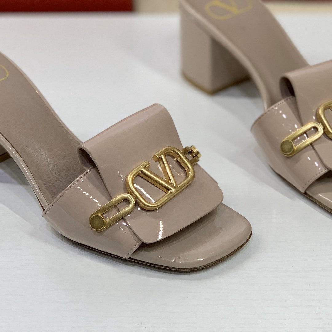 Cheap 2020 Cheap Valentino Rockstud Sandals For Women Cheap 2020 Cheap Valentino Rockstud Sandals For Women