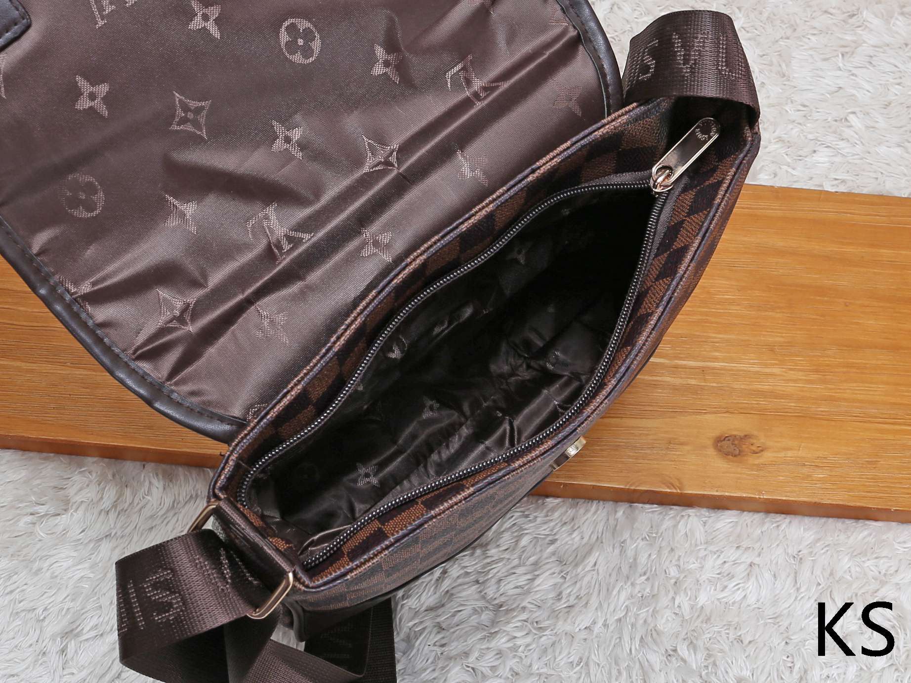 Cheap 2020 Cheap Louis Vuitton Messenger Bag For Women # 223622,$63 [FB223622] - Designer LV ...