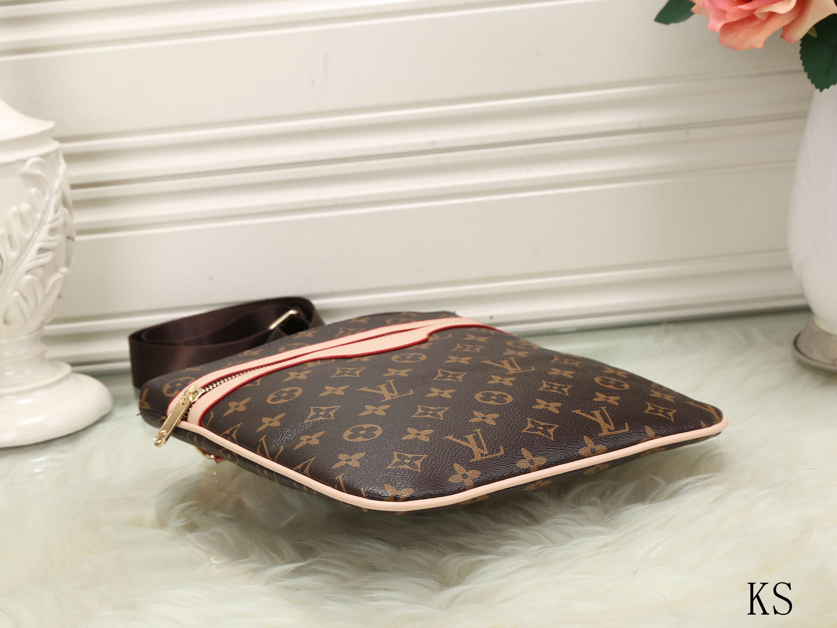 Cheap 2020 Cheap Louis Vuitton Messenger Bag 223626,44 [FB223626