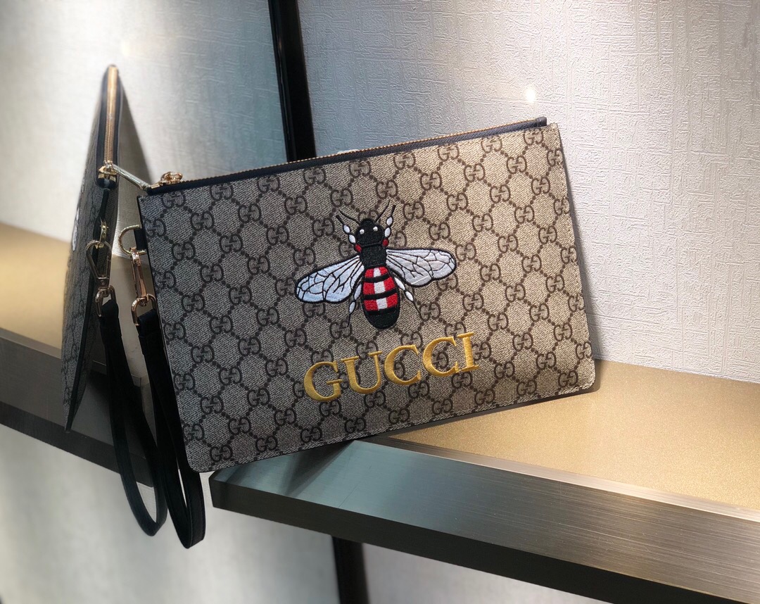 2020 Cheap Gucci Clutches For men in 225154 2020 Cheap Gucci Clutches For men in 225154, cheap Gucci Wallets, only $35!