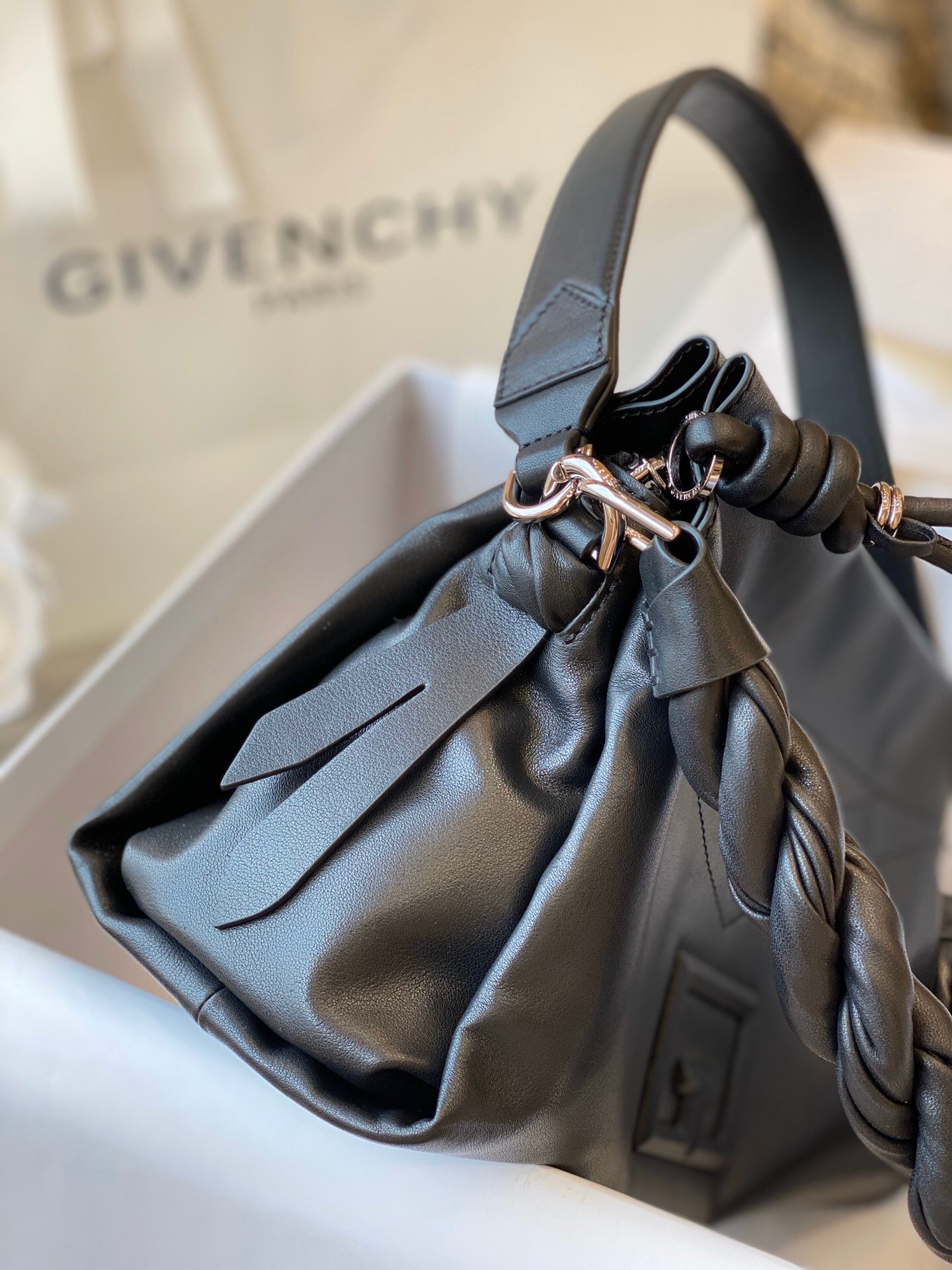 Cheap 2020 Cheap Givenchy Handbag For Women 225368,199 [FB225368