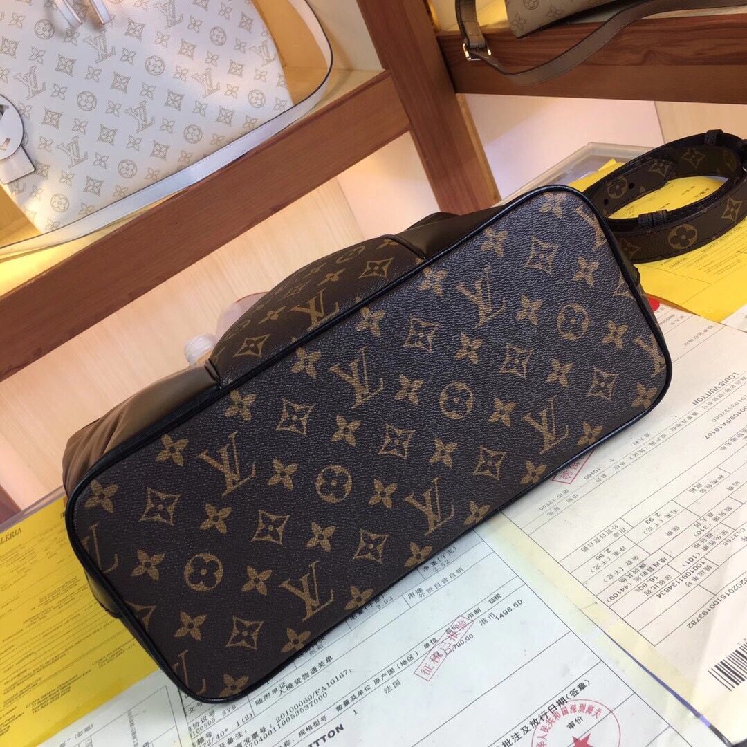 We Buy Louis Vuitton Bags Under