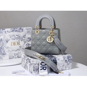 $105.00,2020 Dior Handbags For Men # 231839