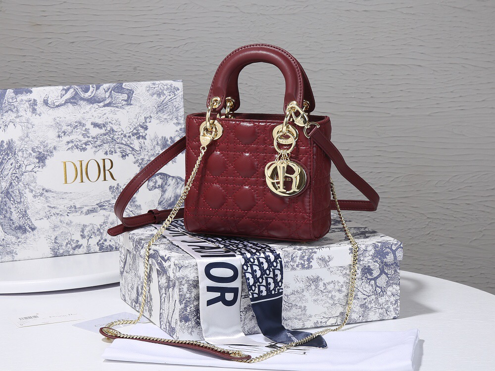 coach medium shoulder bag