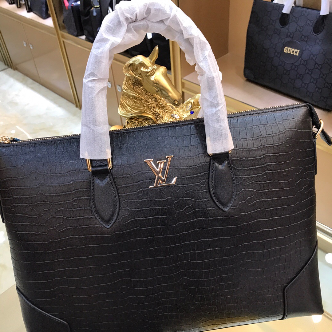 Louis Vuitton Crocodile Capucines MM - Blue Handle Bags, Handbags -  LOU63211
