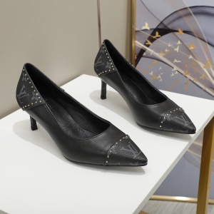 $65.00,Louis Vuitton Sandals For Women # 237900