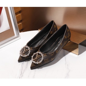 $65.00,Louis Vuitton Flat Heel Sandals For Women # 237930