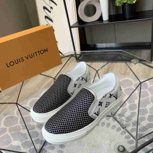 $82.00,2021 Louis Vuitton Causual Sneakers For Men in 241022