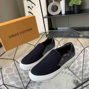 $82.00,2021 Louis Vuitton Causual Sneakers For Men in 241023