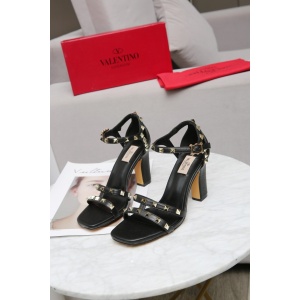$82.00,Valentino Sandals For Women # 251160