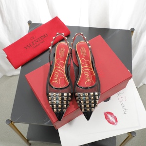 $75.00,Valentino Sandals For Women # 251667
