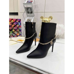 $85.00,Louis Vuitton Metal Chain Embellished Mansion ankle boot For Women in 257736