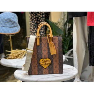 $155.00,Louis Vuitton Handbag For Women in 261194