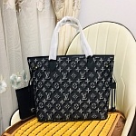 Louis Vuitton Handbag For Women in 261202
