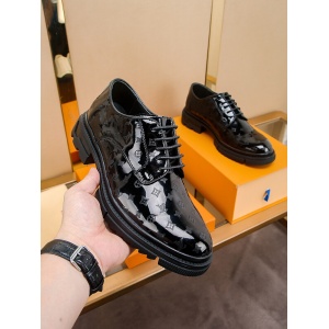 $92.00,Louis Vuitton Lace Up Shoes For Men # 265877