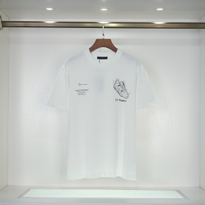 $27.00,Louis Vuitton Short Sleeve T Shirts For Men # 270334
