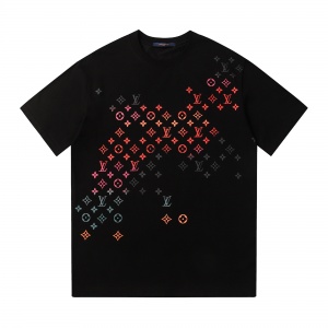 $27.00,Louis Vuitton Short Sleeve T Shirts For Men # 277824
